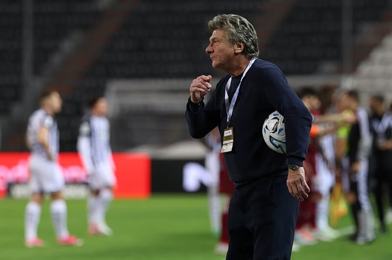 Εκνευρισμένος ο ματσάρι μετά το 2-1 του παοκ: πήγε να φύγει από τον πάγκο, τον κράτησαν οι άνθρωποι του ηρακλή