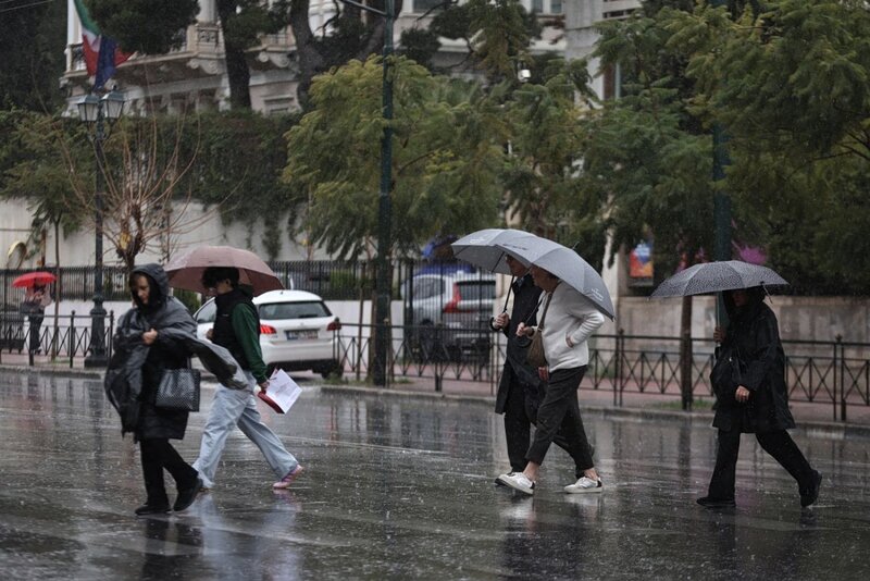 Έκτακτο δελτίο της εμυ για επιδείνωση του καιρού: προειδοποίηση για μεγάλα ύψη βροχής – πού θα είναι έντονα τα