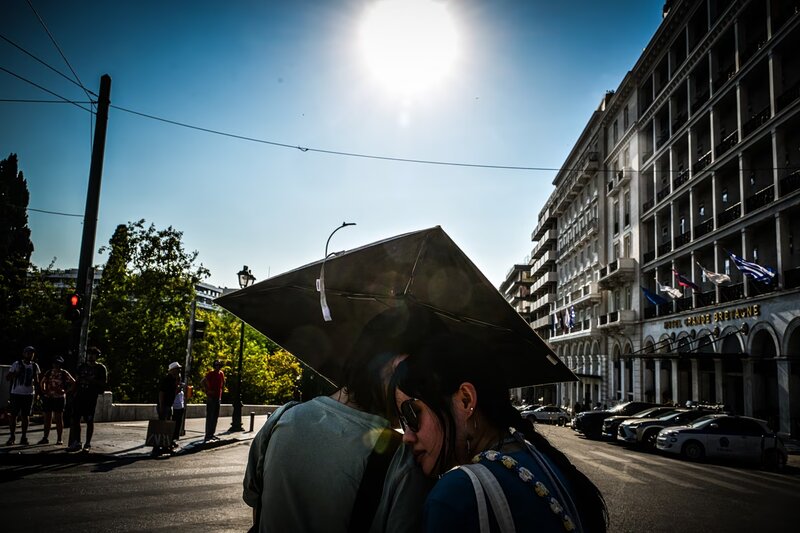 Έκτακτο δελτίο της εμυ για τον καύσωνα της τετάρτης - οι περιοχές που βρίσκονται σε πορτοκαλί προειδοποίηση