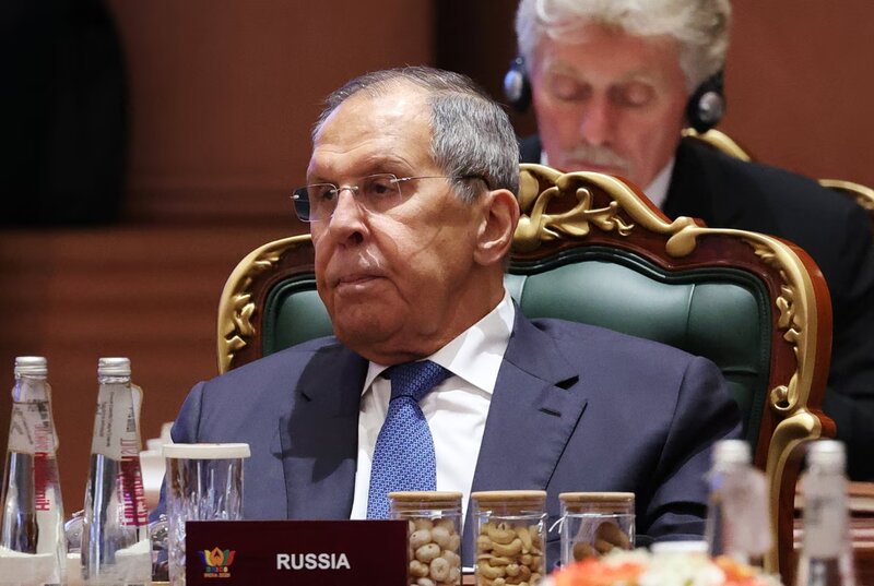 Ο λαβρόφ κάλεσε τον ζελένσκι στη μόσχα - «μια τεράστια χειρονομία καλής θέλησης εκ μέρους μας»