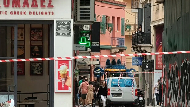 Κλειστή η καραγιώργη σερβίας στο σύνταγμα, λόγω θραύσης αγωγού της ευδαπ - αυξημένη η κίνηση