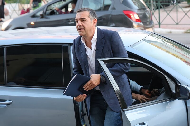 Αλέξης τσίπρας: χτίζει πολιτικές συμμαχίες, γκρεμίζει τα αφήγημα μητσοτάκη και ανησυχεί για τις δηλώσεις ρούμπ