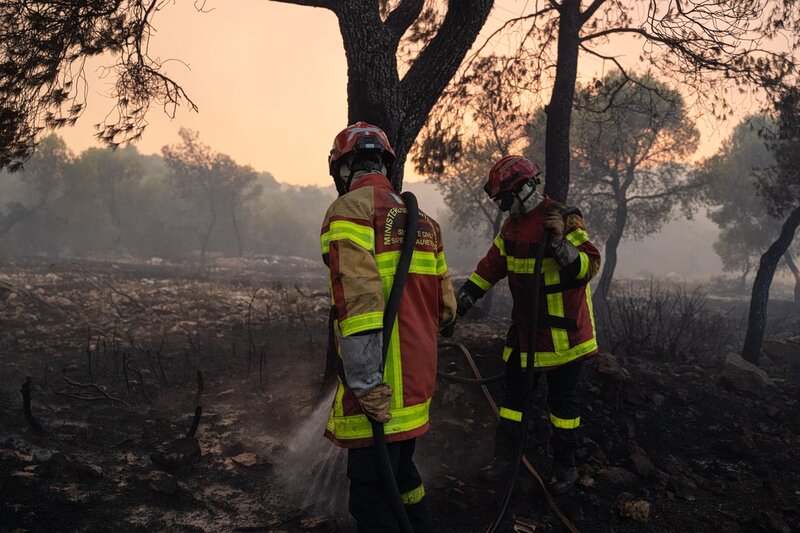 Πλήρης επαγρύπνηση για τυχόν αναζωπυρώσεις σε δ. αττική και βοιωτία - πάνω από 134.000 καμένα στρέμματα
