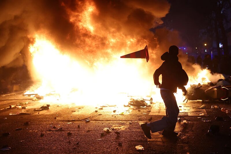 Ολοκληρωτική  όλεθρος στο δημαρχείο της λιμόζ