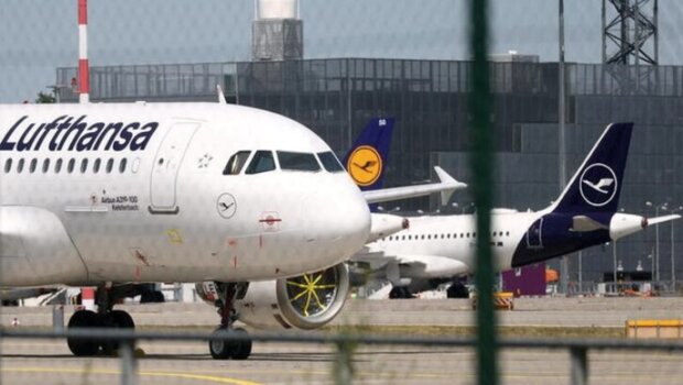 Η lufthansa καταργεί τη δωρεάν χειραποσκευή