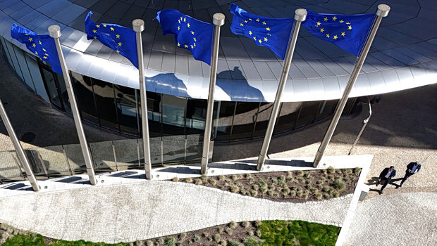 Άμεση στήριξη επιχειρήσεων που πλήττονται περισσότερο από την κρίση προωθεί η κομισιόν