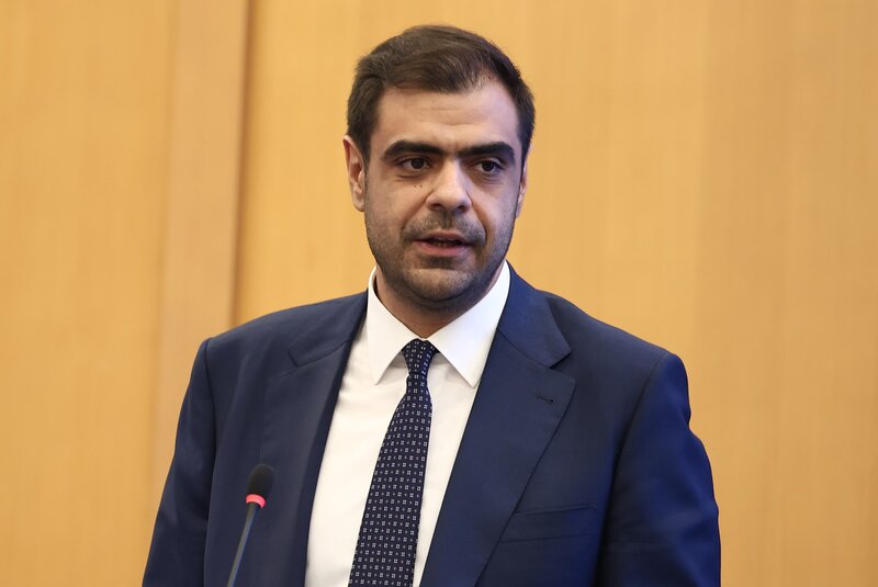 Αμήχανη αντίδραση και νεύρα π. μαρινάκη για τη συνέντευξη τσίπρα στο in