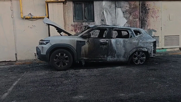 Εμπρηστική επίθεση στην πανεπιστημιούπολη - αυτό είναι το ιχ του καθηγητή καρώνη που κάηκε ολοσχερώς