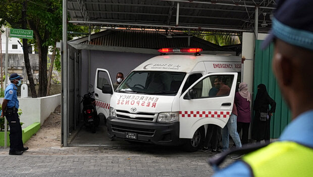 Ανασύρθηκαν σήμερα οι δύο τελευταίες σοροί των δυτών που έχασαν τη ζωή τους στις μαλδίβες