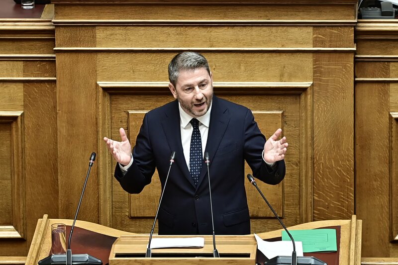 Ανδρουλάκης κατά μητσοτάκη για την αναθεώρηση του άρθρου 110 - «οι συνταγματικές αλλαγές απαιτούν ουσιαστικές 