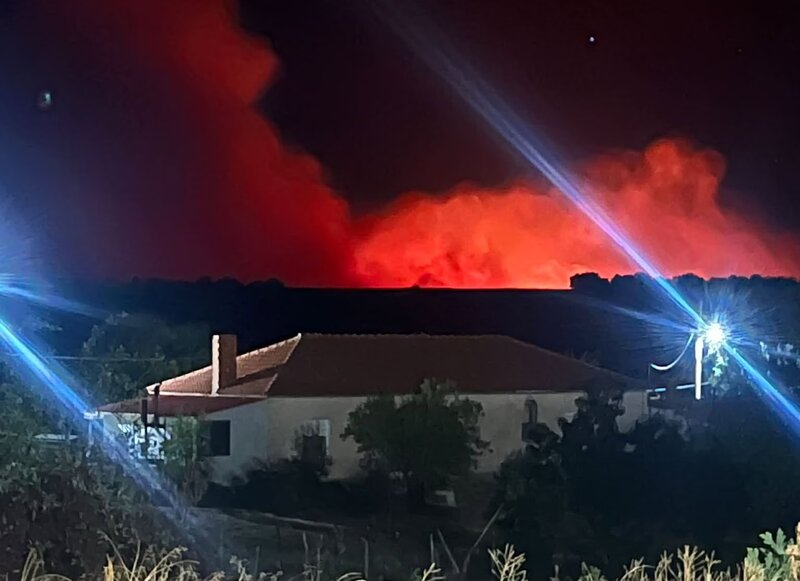 Ανεξέλεγκτη η φωτιά στο σουφλί - μεγάλο το πύρινο μέτωπο που πέρασε στον έβρο από τη βουλγαρία