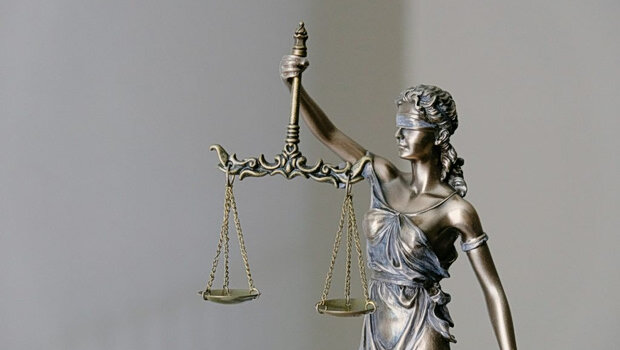 Αντίθετος στη ρύθμιση των 72 δόσεων για φορολογικές και ασφαλιστικές οφειλές ο δσα - ζητά 120