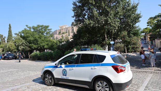 Πώς έγινε η επίθεση με μαχαίρι σε ελληνοαμερικανούς τουρίστες - «πήγε να σφάξει τη γυναίκα, την είδαμε κάτω με