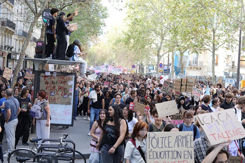 Το ερώτημα δεν είναι γιατί εξεγείρονται οι νέοι, αλλά γιατί δεν εξεγείρονται πιο συχνά