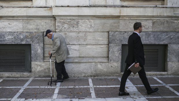 Πώς η γήρανση του πληθυσμού επιβαρύνει τα συνταξιοδοτικά συστήματα της ευρώπης