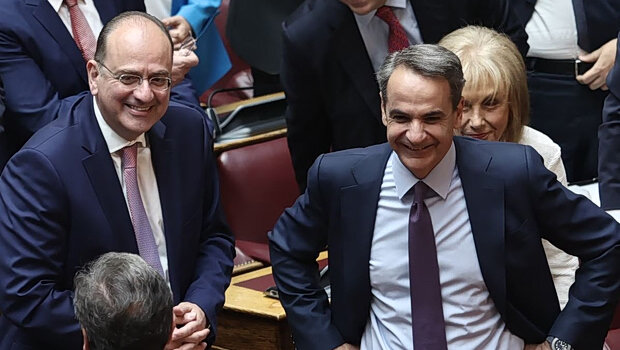 Το παρασκήνιο της παραίτησης λαζαρίδη