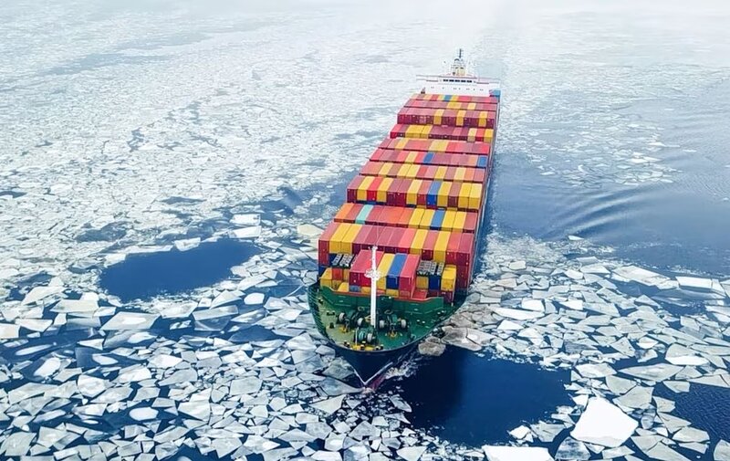 Το πρώτο containership διέπλευσε την αρκτική - αλλάζει ο χάρτης των διαδρομών