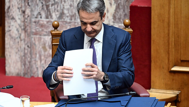 Το σκάνδαλο του οπεκεπε «γκρεμίζει» την κυβέρνηση - οι γκρίνιες στο εσωτερικό και το αίτημα για πρόωρες κάλπες