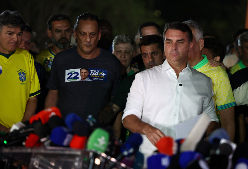 Το στέιτ ντιπάρτμεντ θα χορηγήσει στην οικογένεια του φλάβιο μπολσονάρου βίζες εισόδου