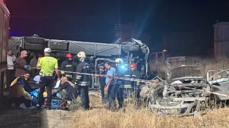Σοβαρό τροχαίο δυστύχημα στο γκαζιαντέπ της τουρκίας - τουλάχιστον επτά νεκροί, δεκατρείς τραυματισμένοι
