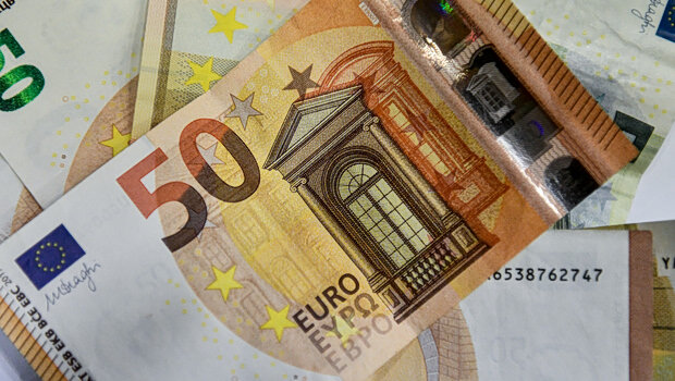 Ποιες συντάξεις κινδυνεύουν με παρακράτηση