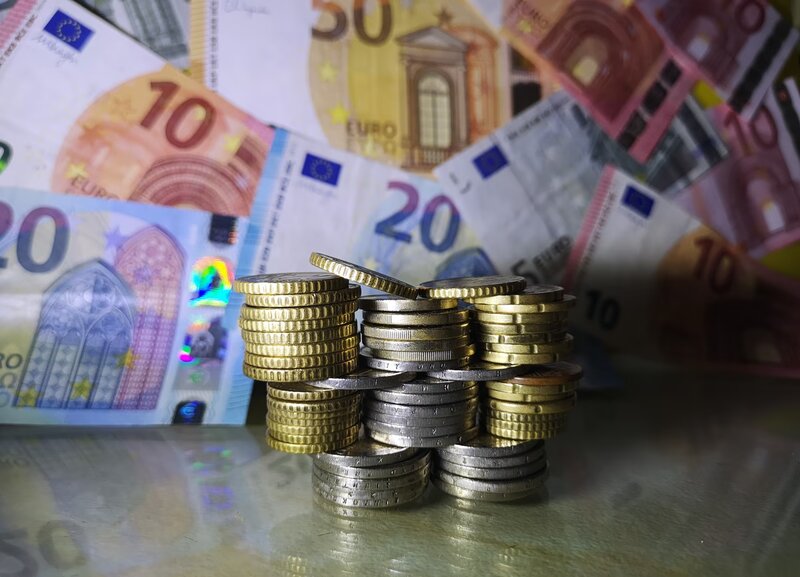 Ποιοι μπορούν να λάβουν ενίσχυση έως 600 ευρώ από τον οπεκα