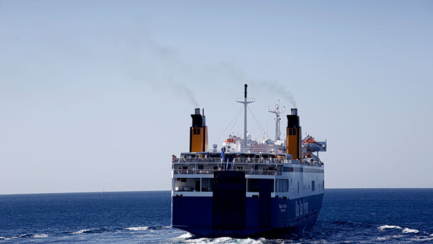 Μόνη ανάσα στα ακριβά ακτοπλοϊκά εισιτήρια οι προσφορές