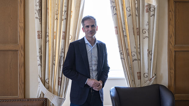 Κώστας μπακογιάννης στο in: η υποψηφιότητα για τον δήμο αθηναίων, το «ψυγείο» και η πολιτική