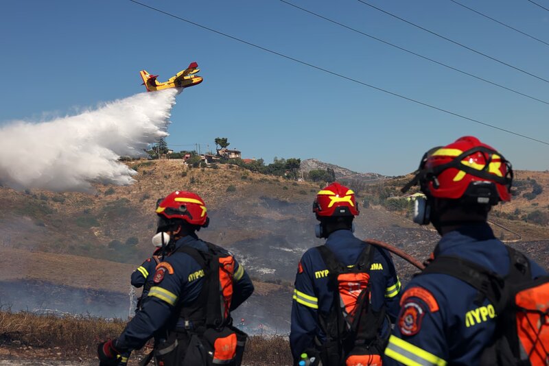 Φωτιά στον αυλώνα μεσσηνίας - επιχειρούν 3 εναέρια