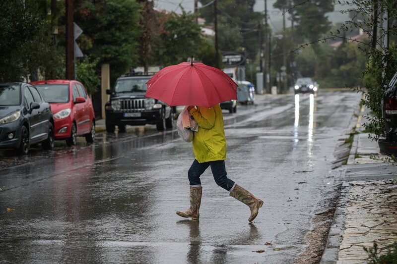 Πού θα χρειαστούμε ομπρέλα - μικρή πτώση της θερμοκρασίας