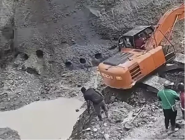 Τουλάχιστον 14 θύματα εξαιτίας κατολίσθησης σε παράνομο χρυσωρυχείο