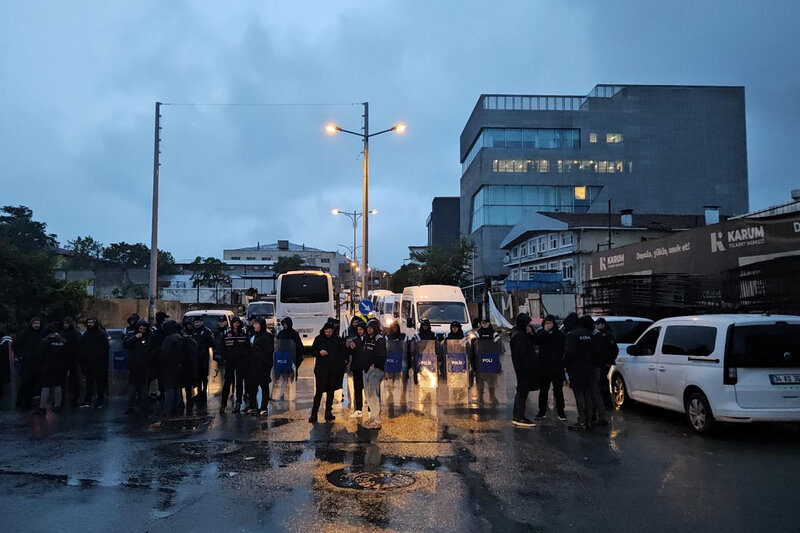 Τουρκία: επιδρομή της αστυνομίας στην έδρα του κύριου τηλεοπτικού σταθμού της αντιπολίτευσης