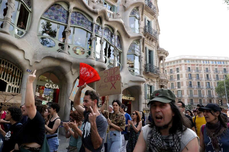 Υπερτουρισμός: η βαρκελώνη αυξάνει έως και 150% τον φόρο ακίνητης περιουσίας στα τουριστικά διαμερίσματα