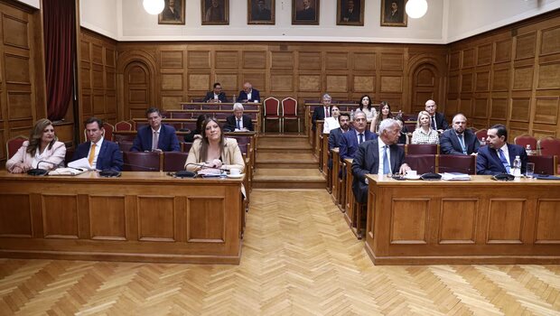 Έπεσε και το τελευταίο φύλλο συκής: πραξικοπηματικό «όχι» της πλειοψηφίας για κλήση στην επιτροπή θεσμών των δ