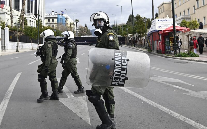 Επί ποδός η αστυνομία για το πανεκπαιδευτικό συλλαλητήριο στο κέντρο της αθήνας -κλειστά καταστήματα για τον φ