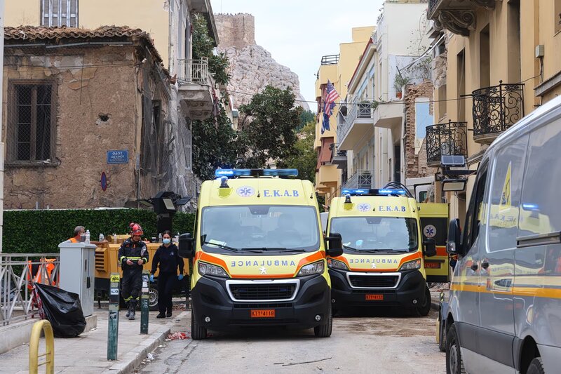 Από τη δευτέρα οι έλεγχοι της πολεοδομίας στην πλάκα – τα αίτια της έκρηξης και η στατικότητα των όμορων κτιρί