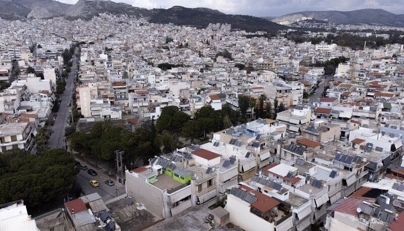 Από την ισπανία στην ελλάδα ένα... ακίνητο δρόμος - πώς η στεγαστική κρίση απειλεί τις δύο χώρες
