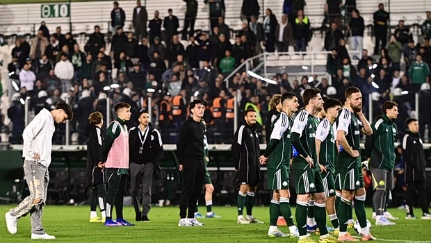 Αποδοκιμασίες από τους οπαδούς του παναθηναϊκού μετά την ήττα από τον ολυμπιακό (vid)