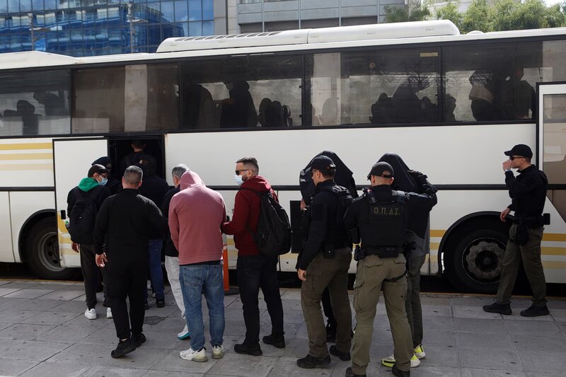 Αποκαλυπτικοί διάλογοι για τα «κεράσματα» στην pizza fan - «μέχρι 40 ευρώ απόδειξη βγαίνει κέρασμα»