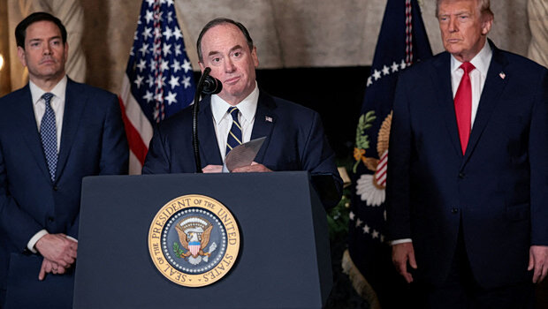 Απολύθηκε ο υπουργός ναυτικού των ηπα μετά από σύγκρουση με τον υπουργό άμυνας