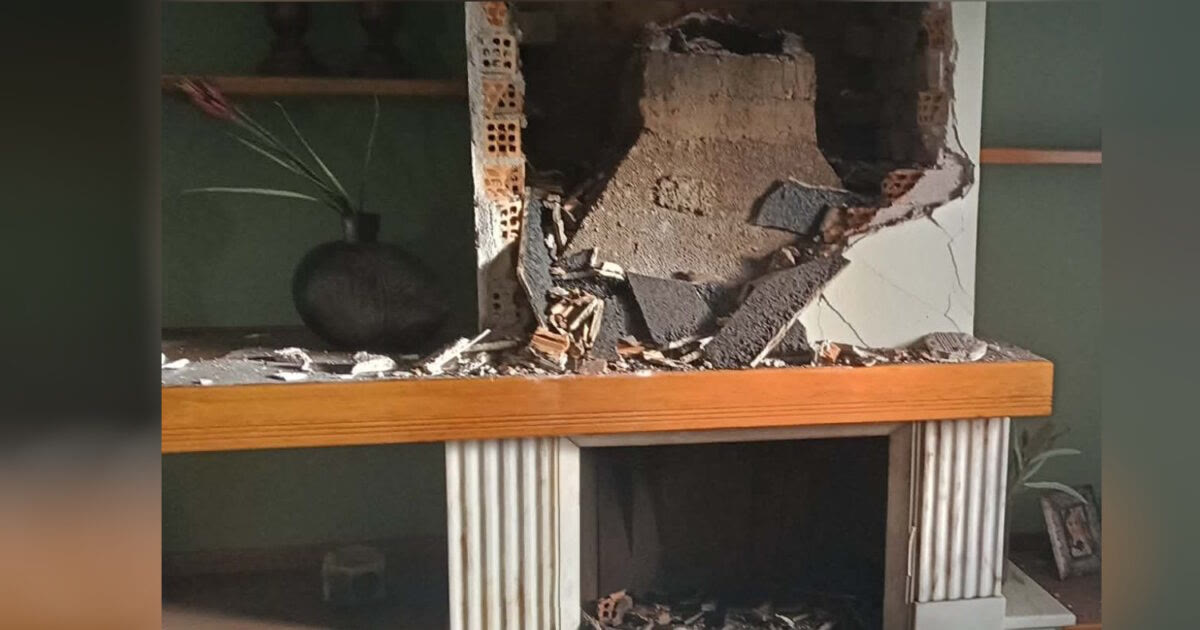 Πρέβεζα: Κεραυνός έπληξε κατοικία - Κατέρρευσε τμήμα της στέγης, σώοι οι ένοικοι