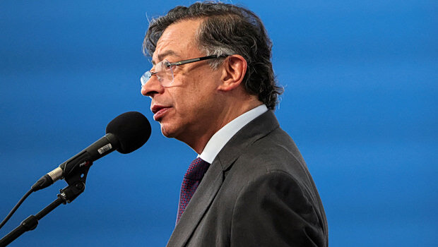 Ο πρόεδρος της κολομβίας πέτρο θα μηνύσει αυτόν του εκουαδόρ νομπόα για συκοφαντική δυσφήμιση