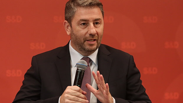 «προεκλογικά τα μέτρα μητσοτάκη», λέει ο ανδρουλάκης - «βλέπει τους πολίτες ως πελάτες»