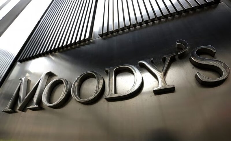 «ψαλιδίζει» τις προβλέψεις για την ελλάδα η moody's