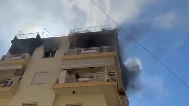 Τραγωδία στην Πάτρα: Νεκρή ηλικιωμένη μετά από φωτιά σε διαμέρισμα - Απεγκλωβίστηκαν ένοικοι της πολυκατοικίας