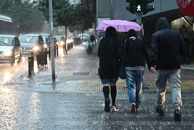 Έρχεται δύσκολο 48ωρο με ισχυρές καταιγίδες - ποιες περιοχές είναι στο «κόκκινο»