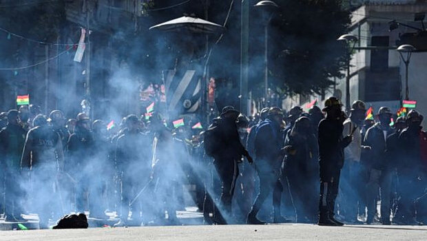 Εργαζόμενοι ορυχείων παραλύουν τη λα πας - συγκρούσεις με την αστυνομία