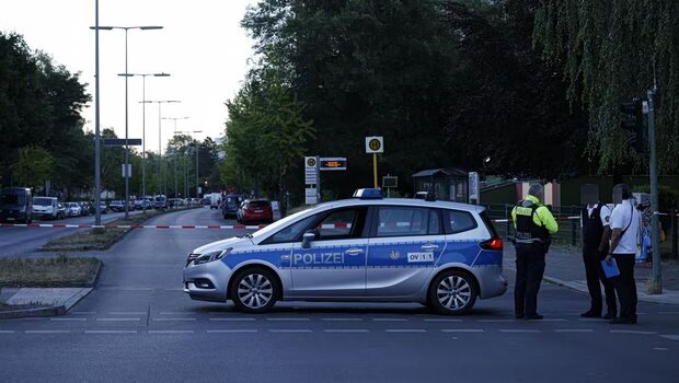 Θρίλερ στο βερολίνο: ένοπλος κρατά όμηρο σε σούπερ μάρκετ - άγνωστα τα κίνητρα του δράστη