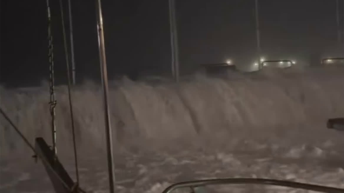 Ήχησε το 112 στη Ρόδο: Θυελλώδεις νοτιάδες προκάλεσαν προβλήματα σε πλοία και αεροπλάνα