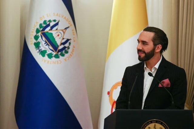 Προκήρυξη εκλογών: ο δεξιός μπουκέλε διεκδικεί τρίτη συναπτή θητεία